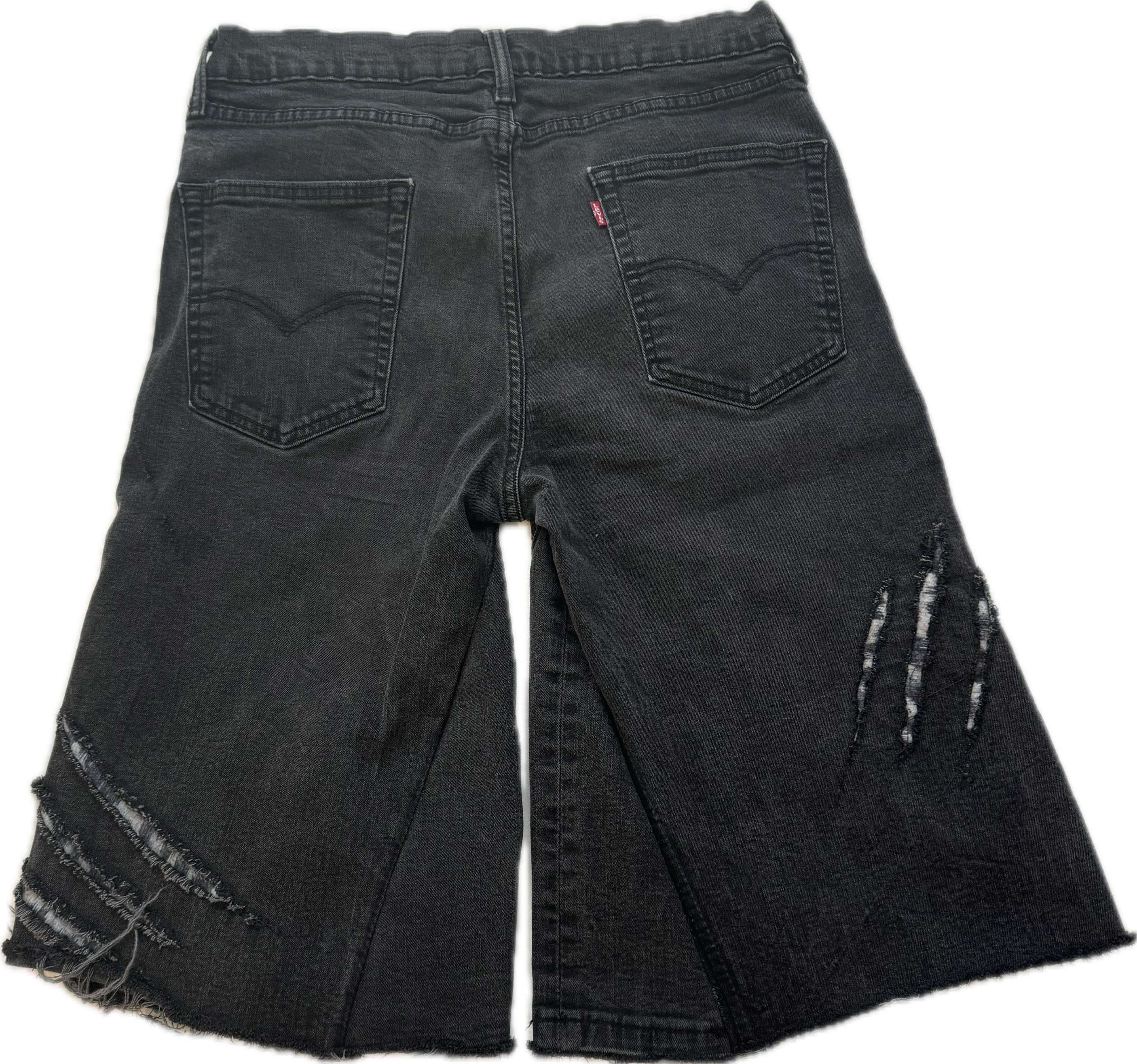 MAULING VICTIM SHORTS