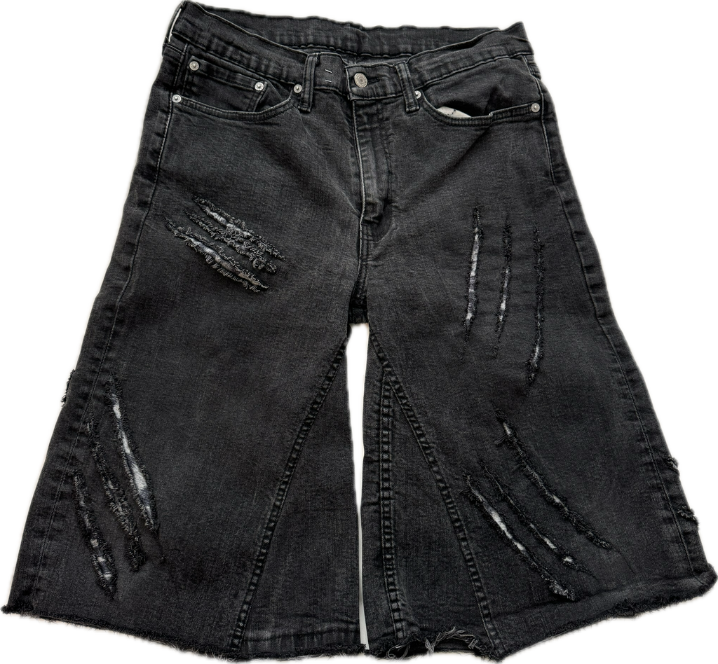 MAULING VICTIM SHORTS