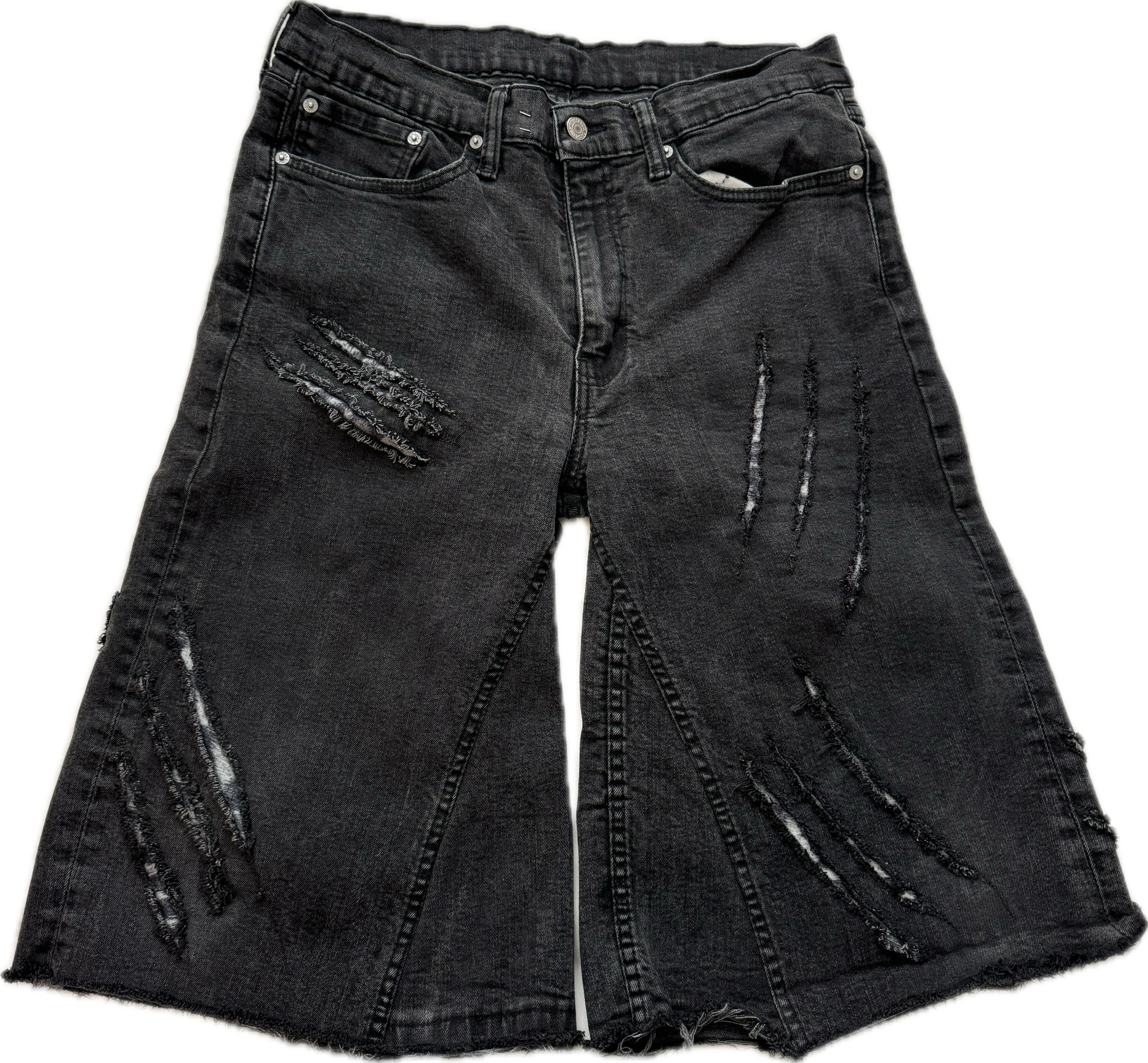 MAULING VICTIM SHORTS